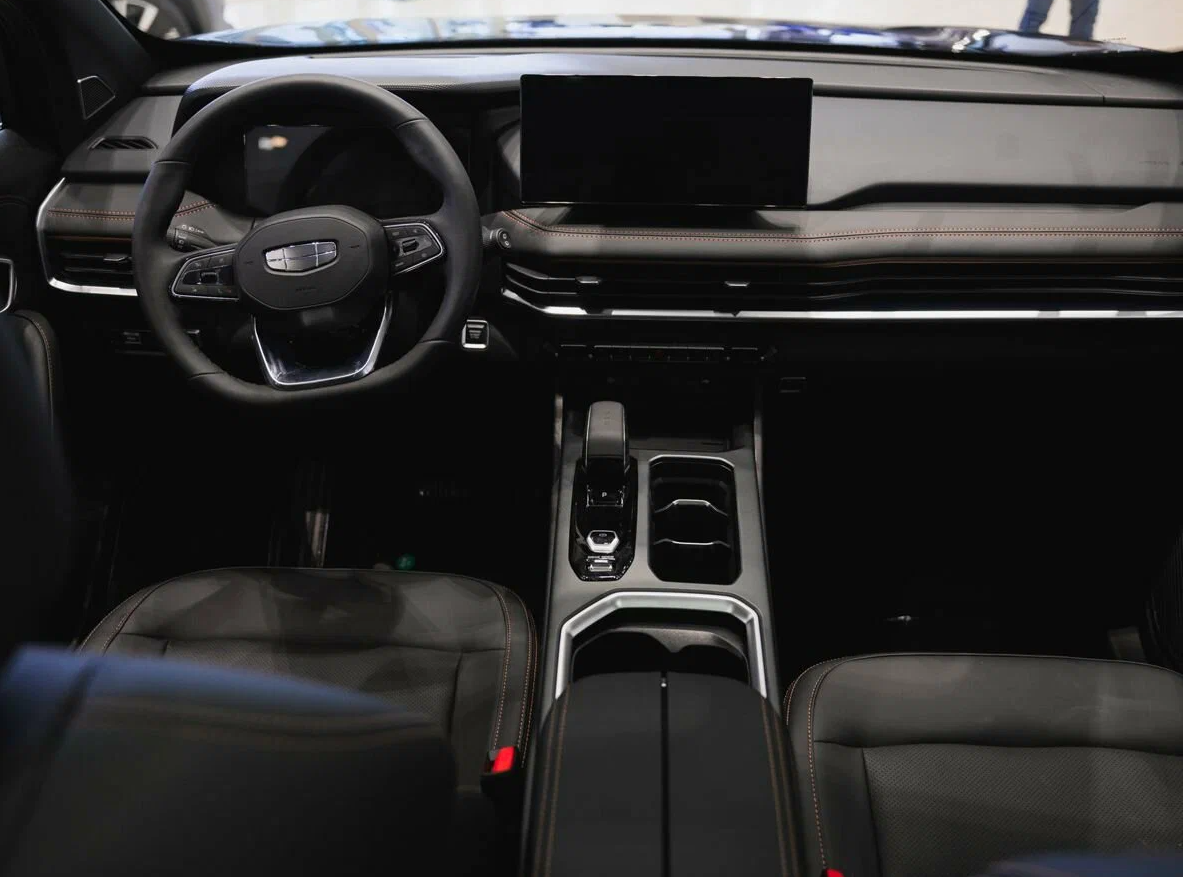Geely Okavango 2025